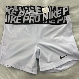 NIKE PRO 5 inch shorts in powder blue
